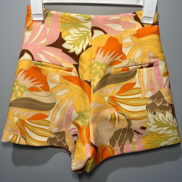 ZARA groovy 70s print high waist shorts - Picture 3 of 4